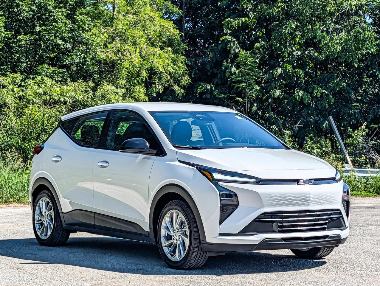 2027 Chevrolet Bolt LT Photo