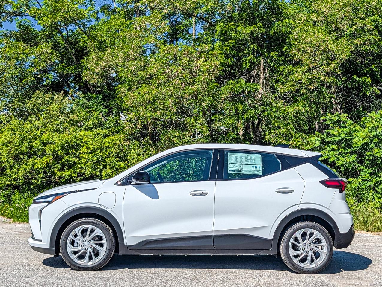 2027 Chevrolet Bolt LT Photo