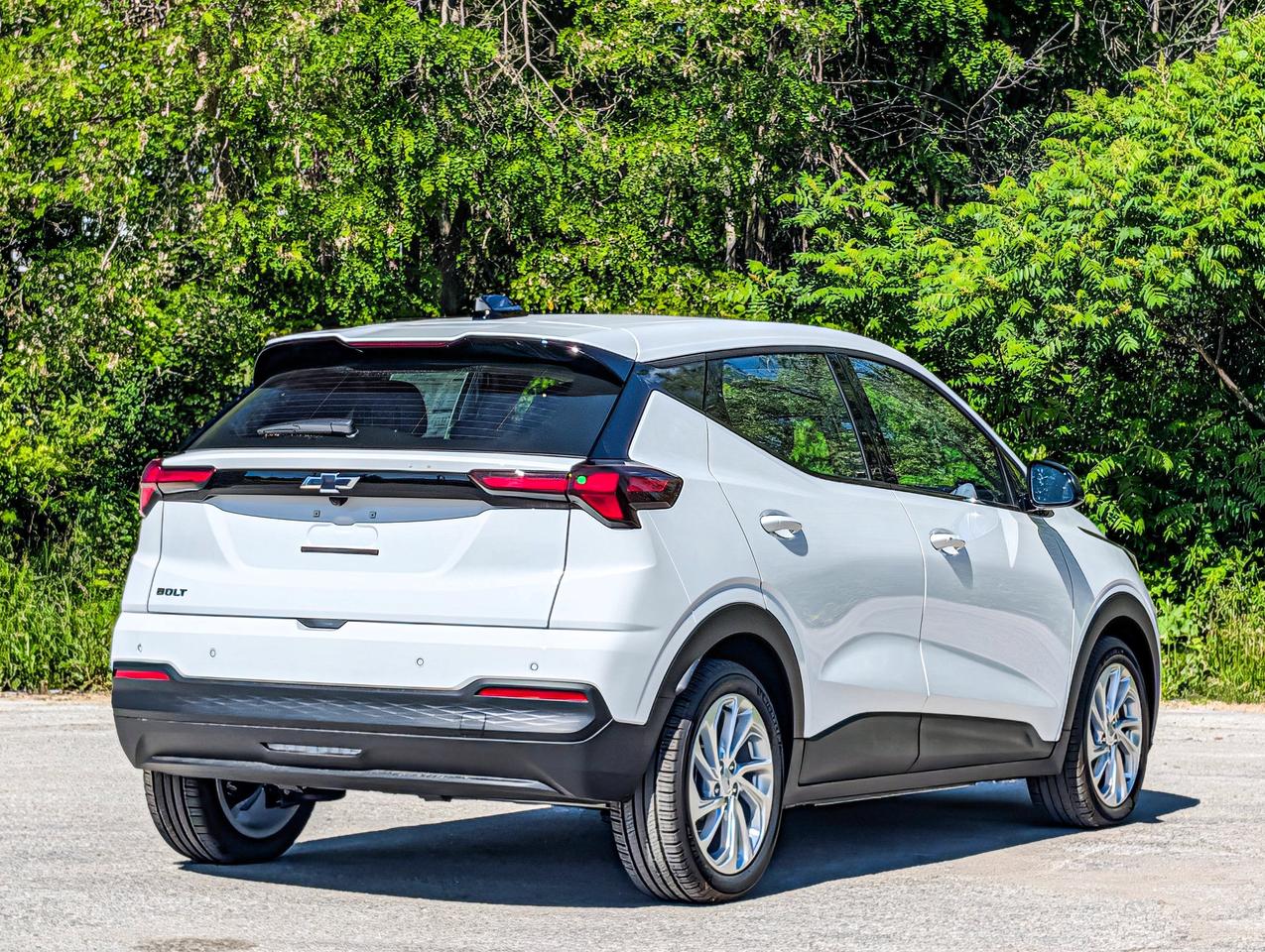 2027 Chevrolet Bolt LT Photo