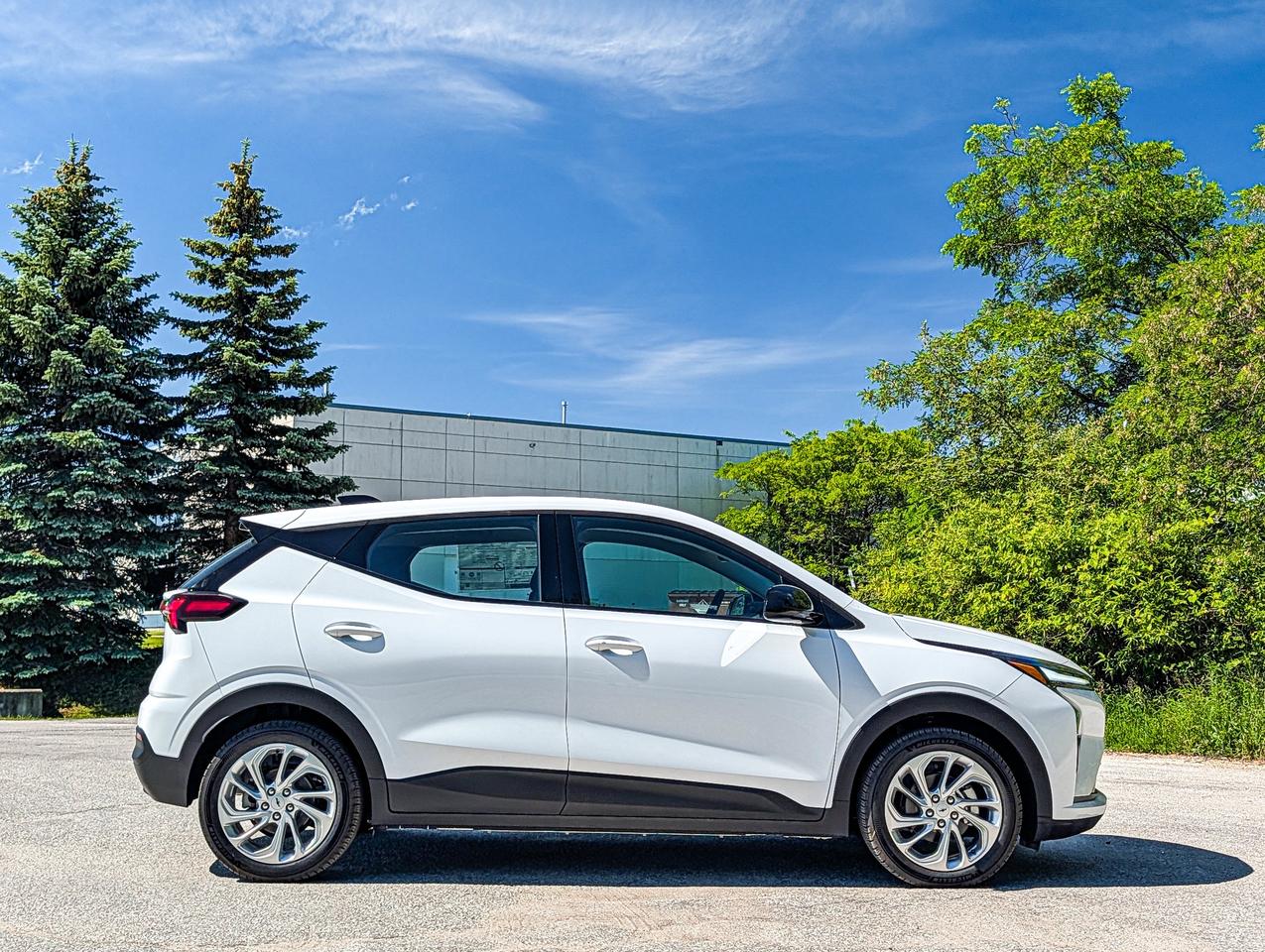 2027 Chevrolet Bolt LT Photo