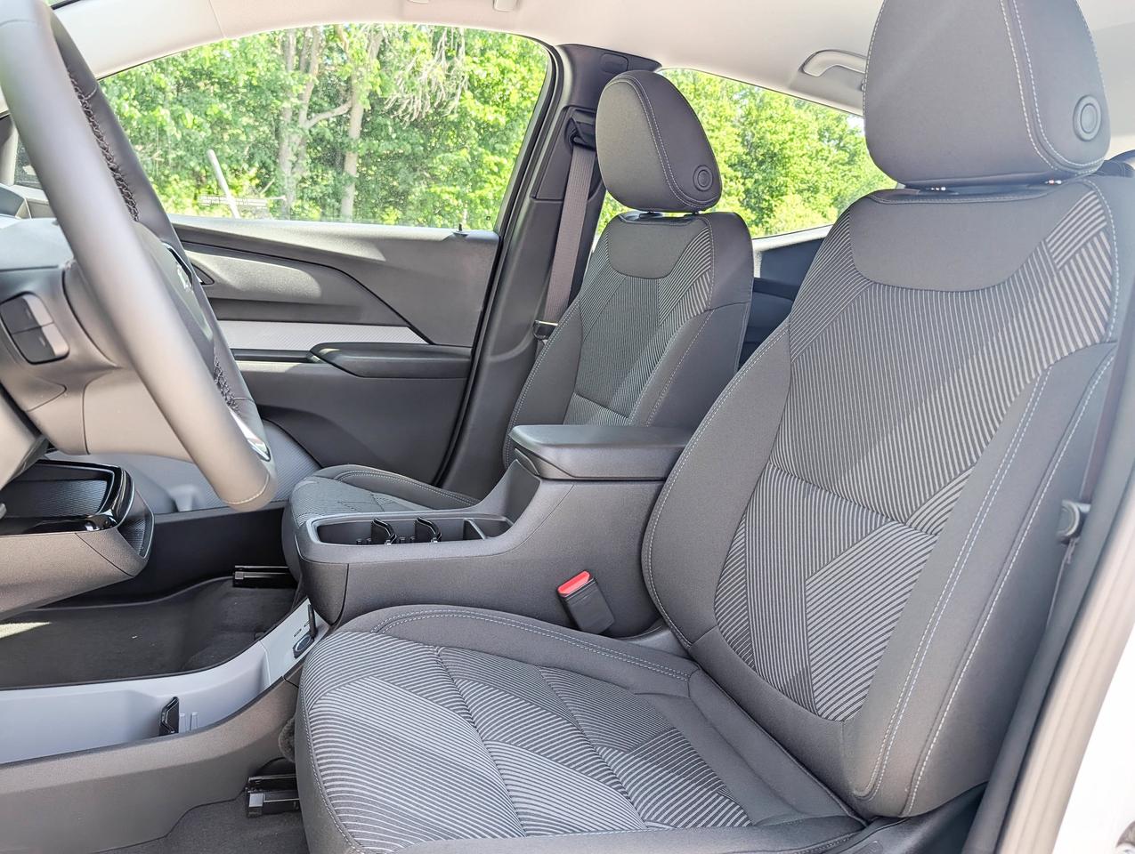 2027 Chevrolet Bolt LT Photo