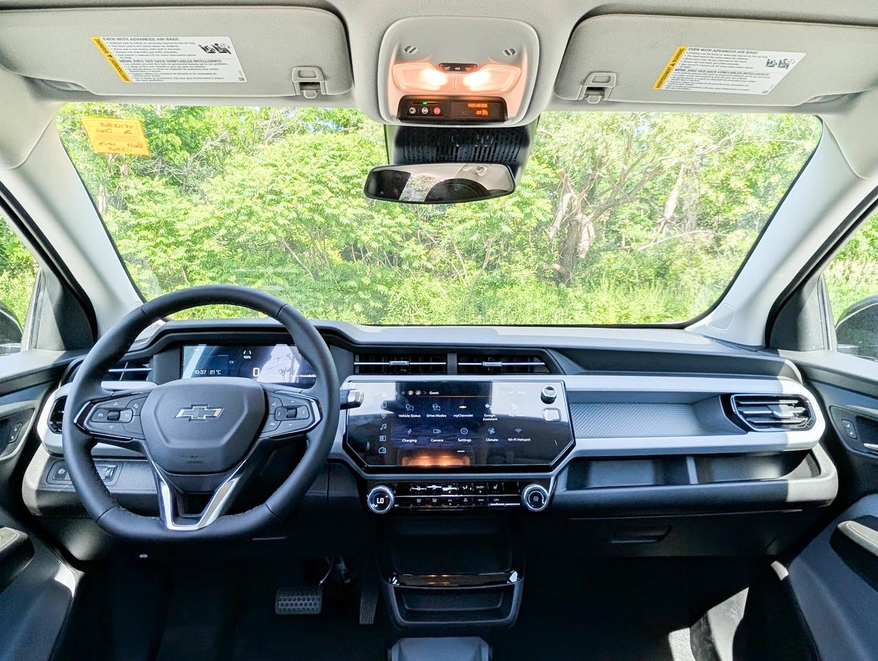2027 Chevrolet Bolt LT Photo