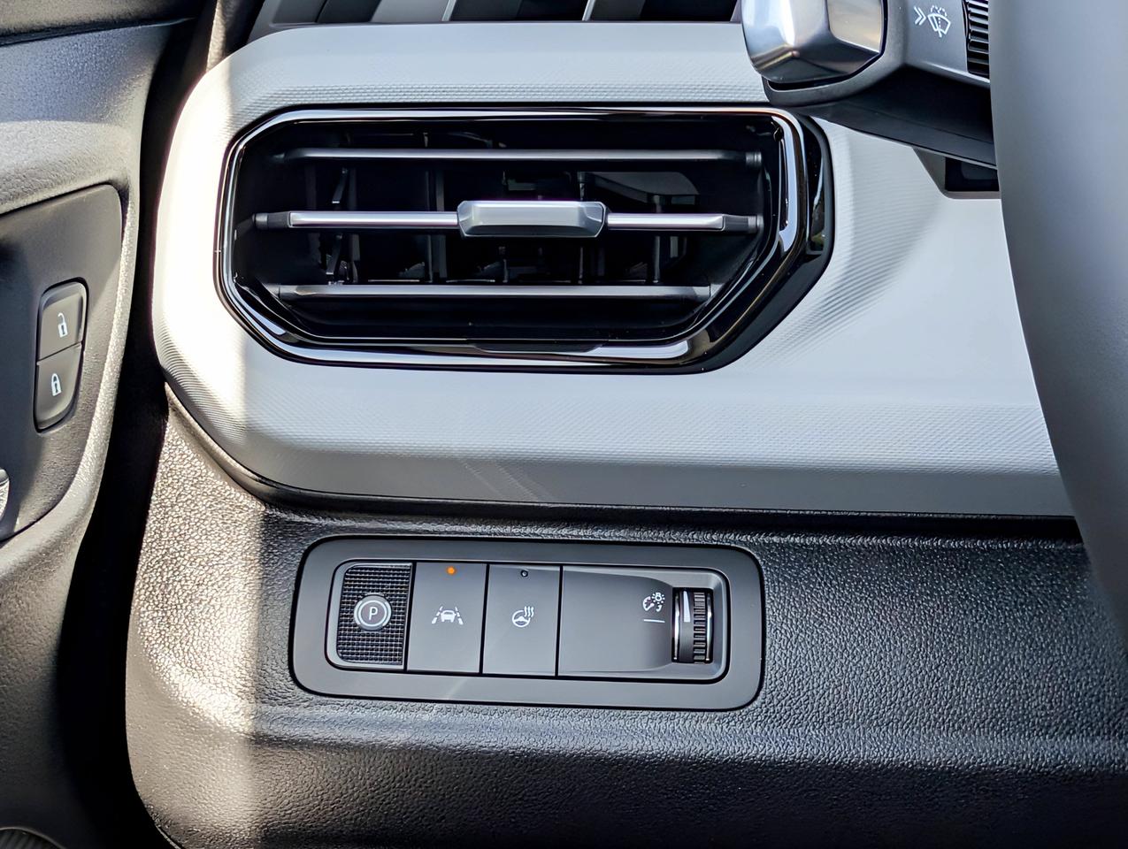 2027 Chevrolet Bolt LT Photo