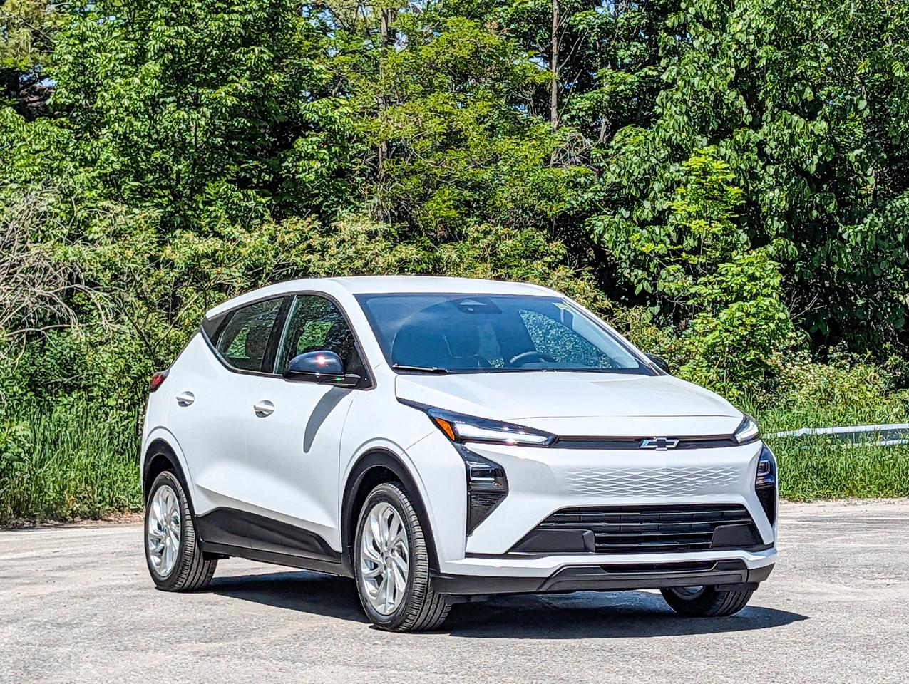 2027 Chevrolet Bolt LT Photo