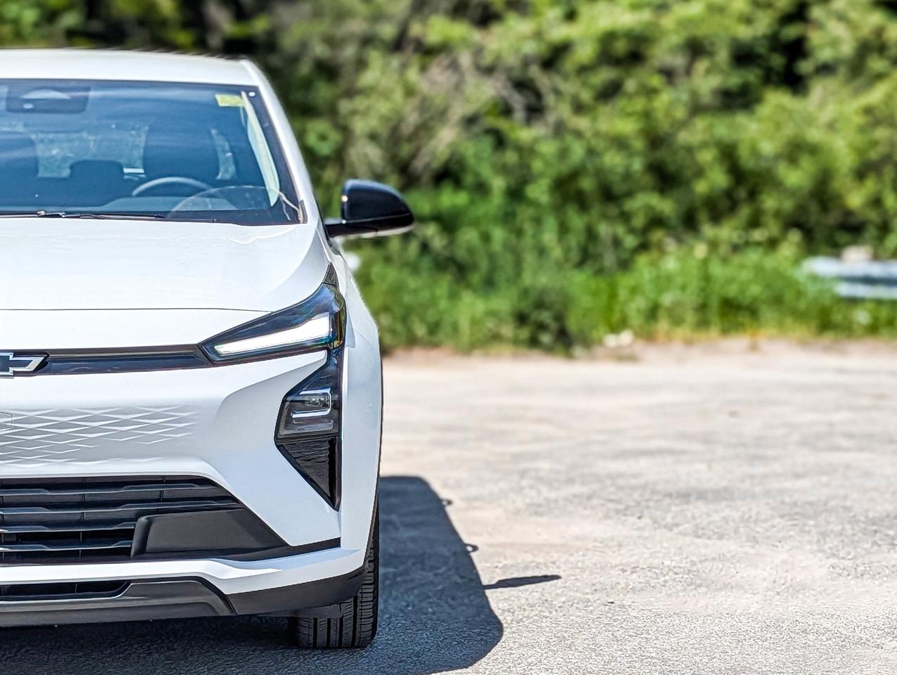 2027 Chevrolet Bolt LT Photo