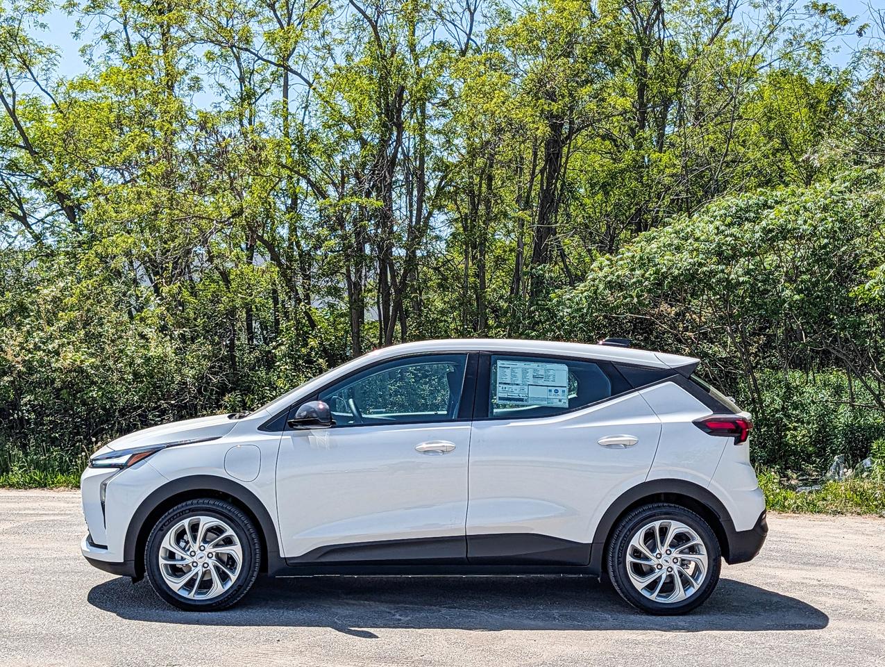 2027 Chevrolet Bolt LT Photo