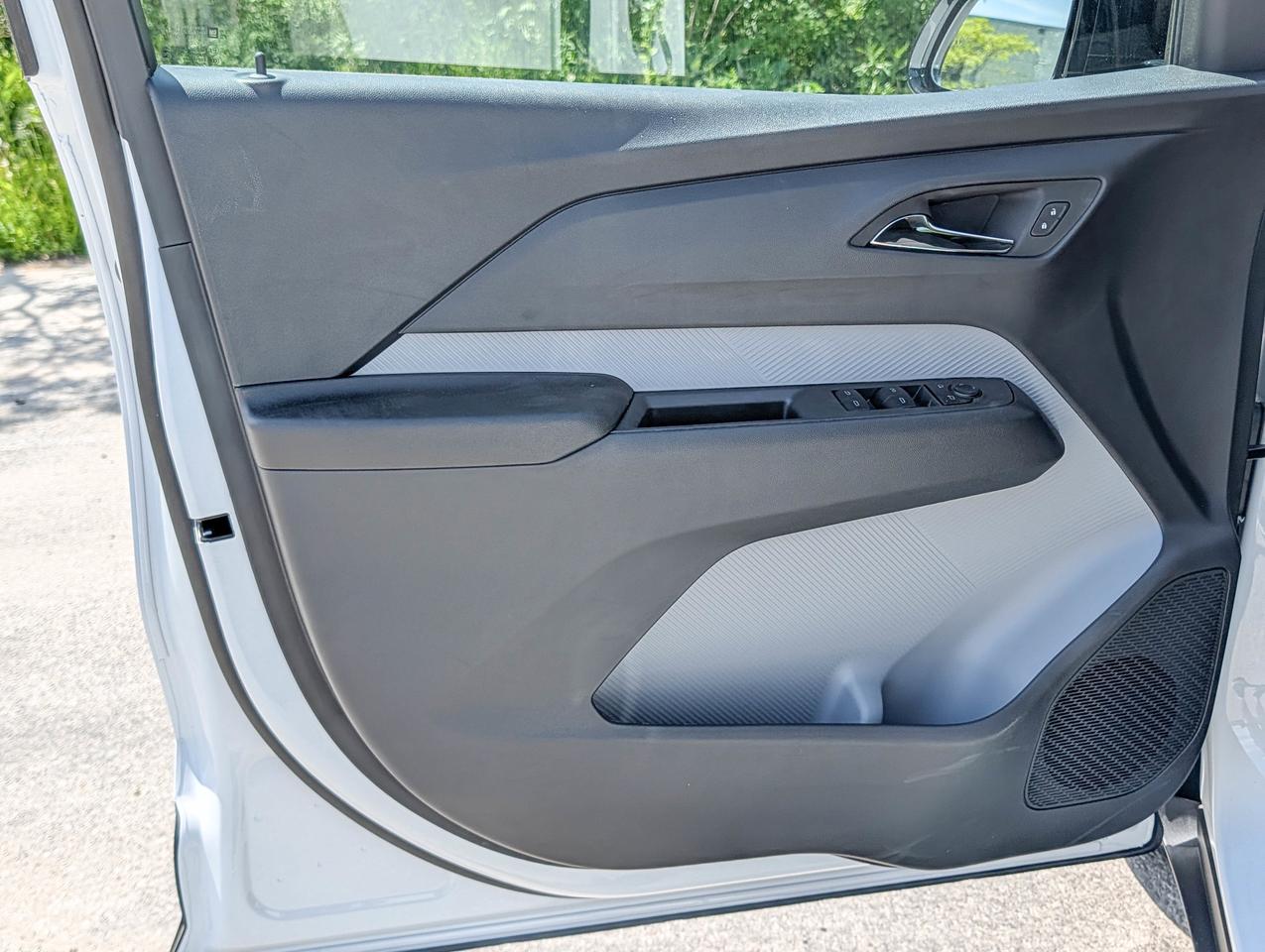 2027 Chevrolet Bolt LT Photo