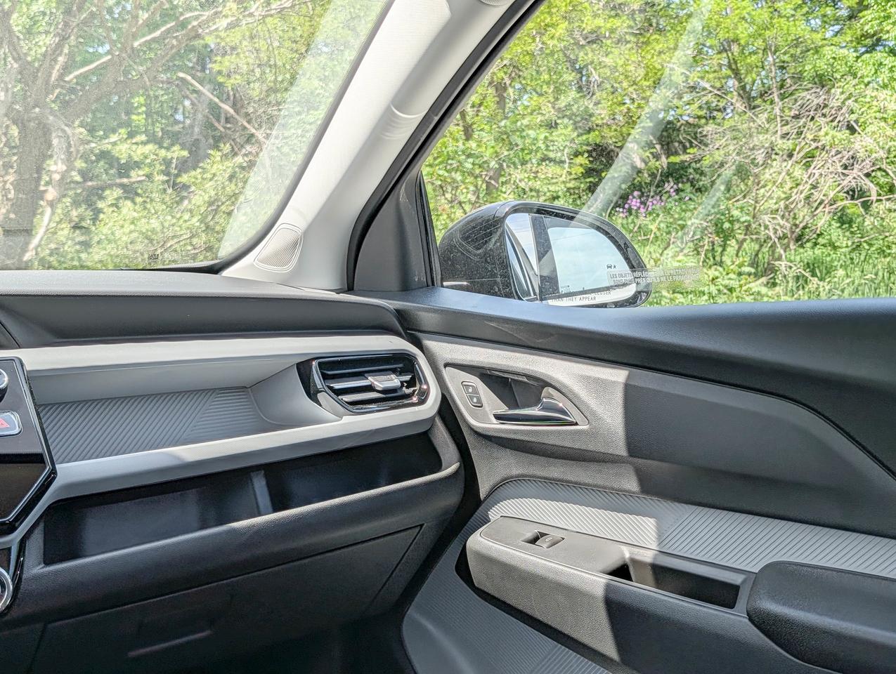 2027 Chevrolet Bolt LT Photo