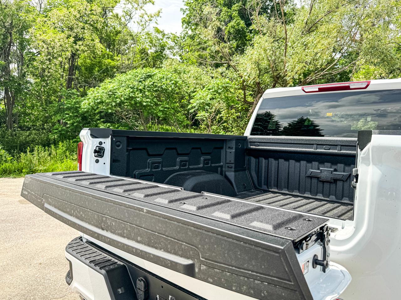 2026 Chevrolet Silverado 1500 RST Photo