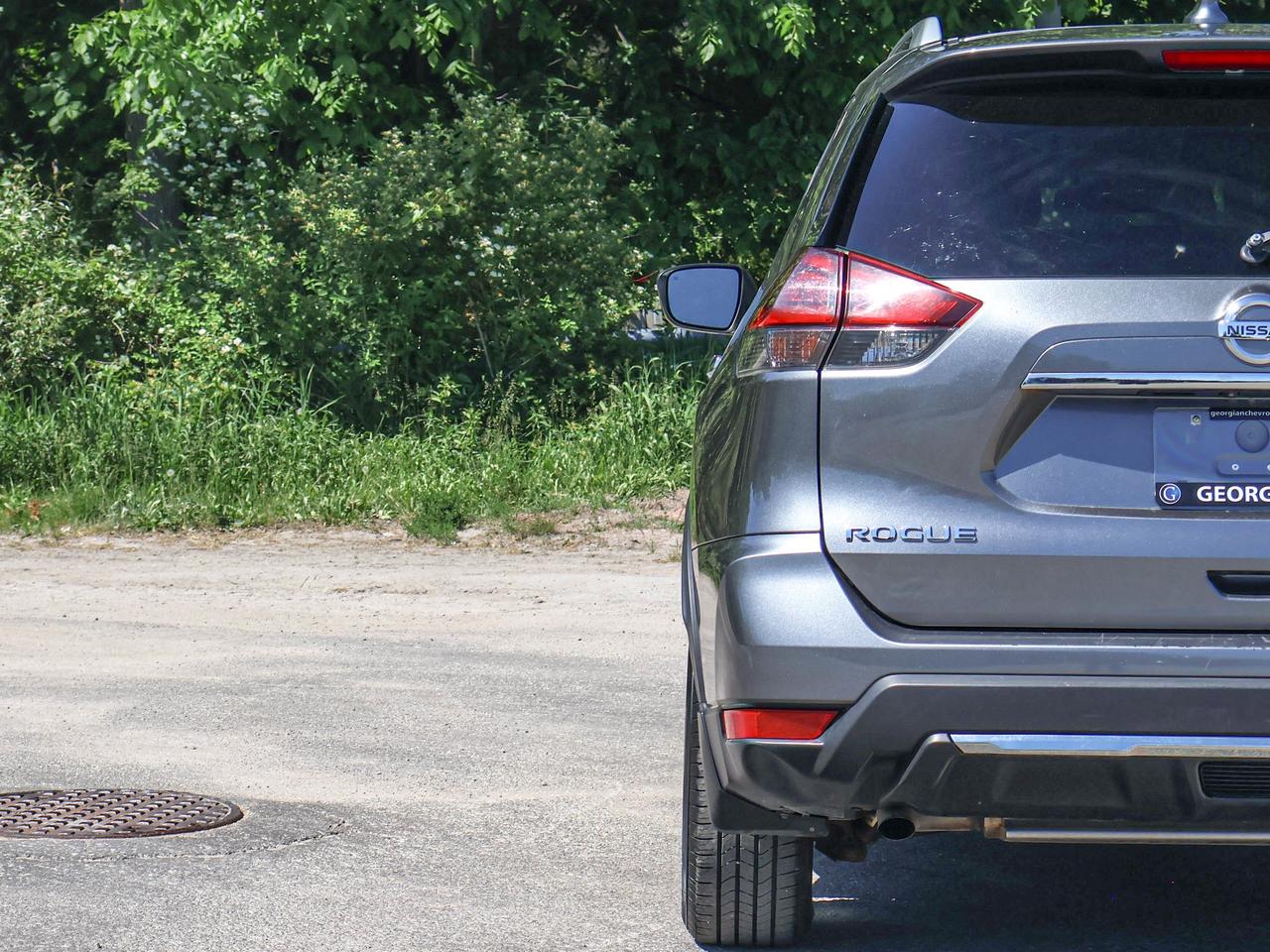 2019 Nissan Rogue SV Photo