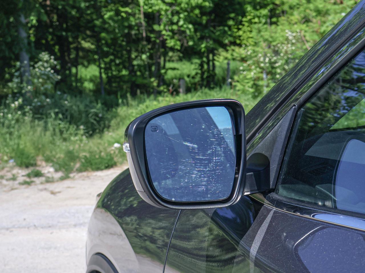 2019 Nissan Rogue SV Photo