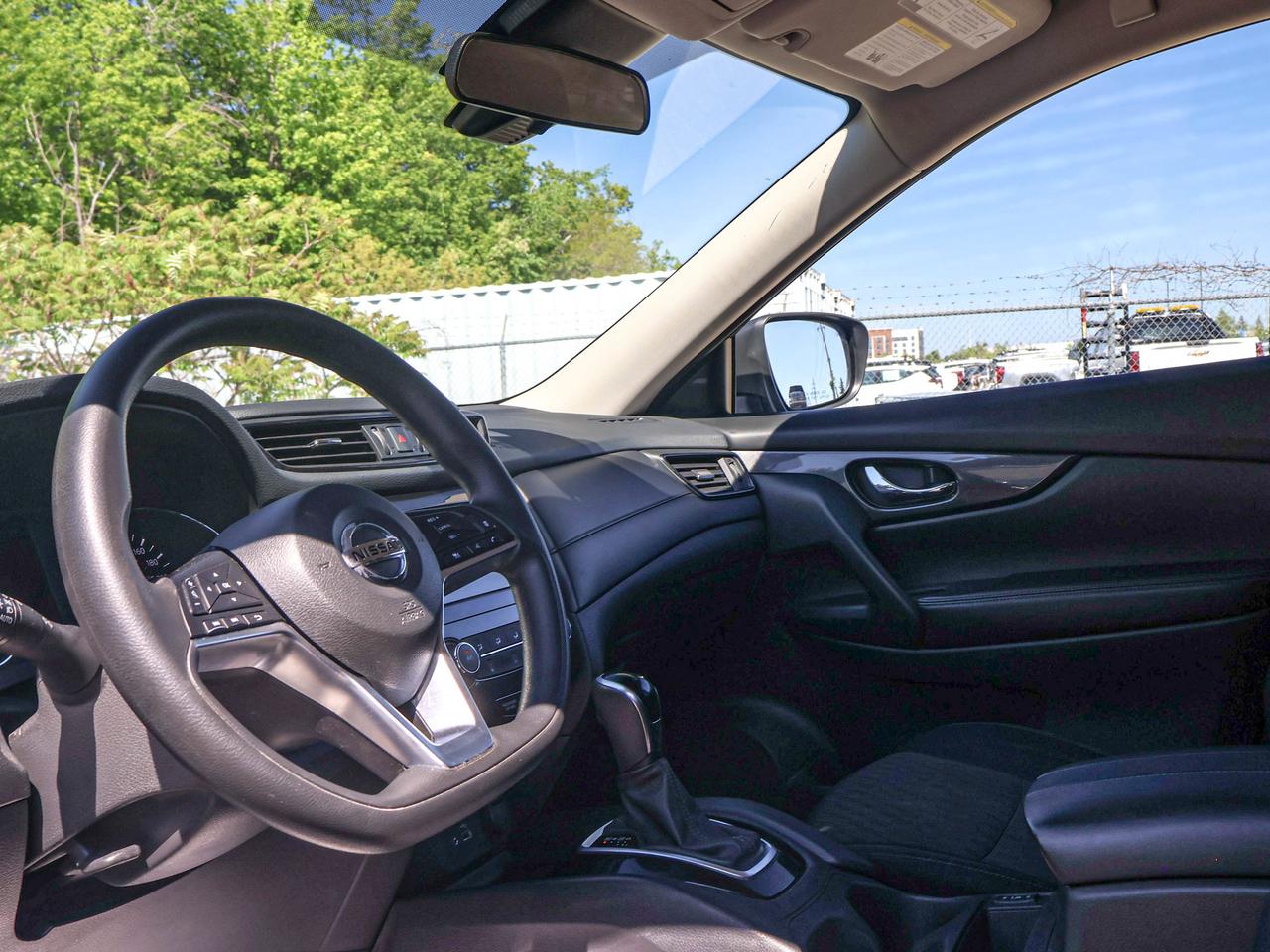 2019 Nissan Rogue SV Photo