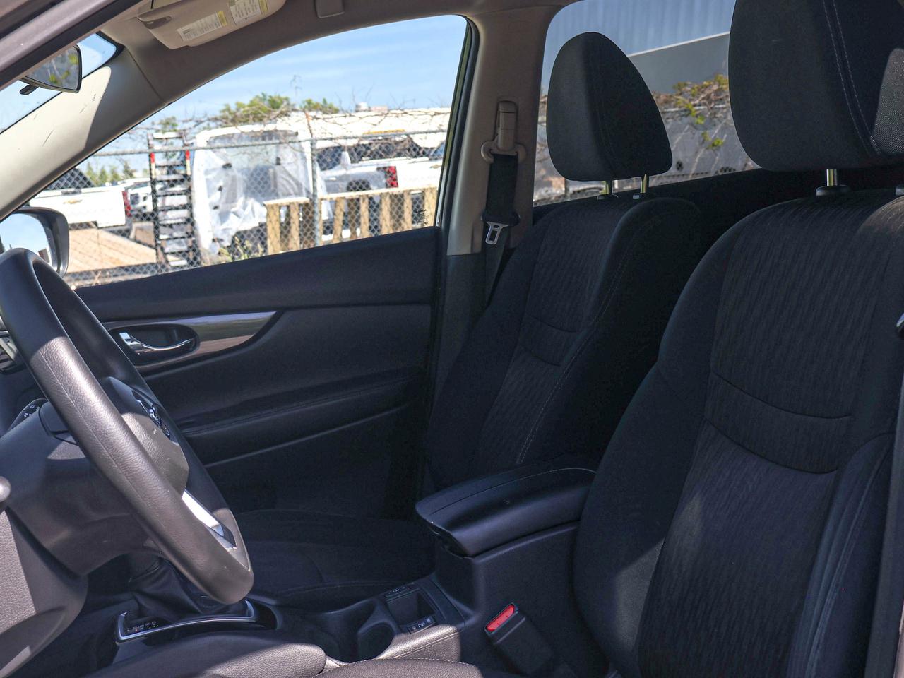 2019 Nissan Rogue SV Photo