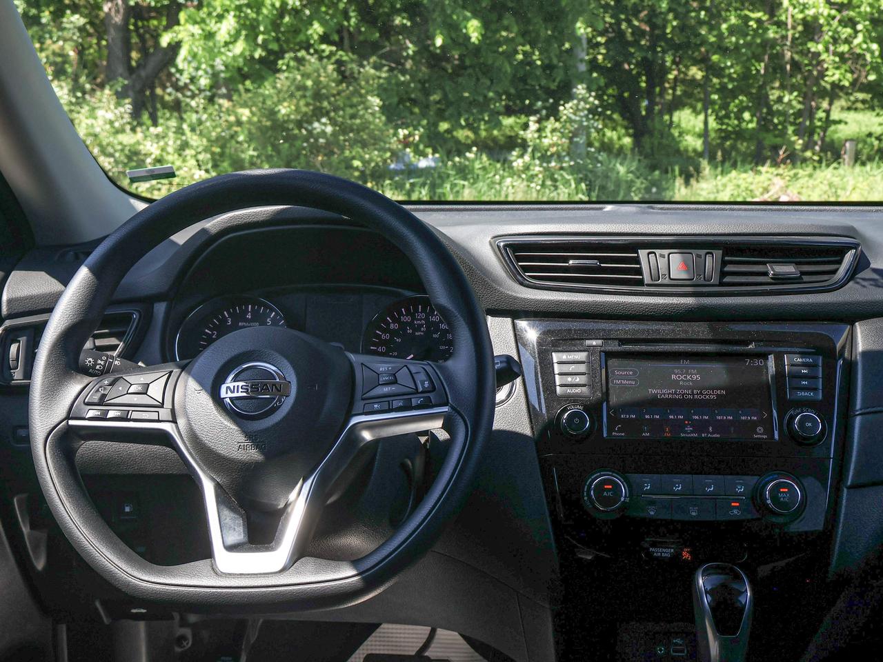 2019 Nissan Rogue SV Photo