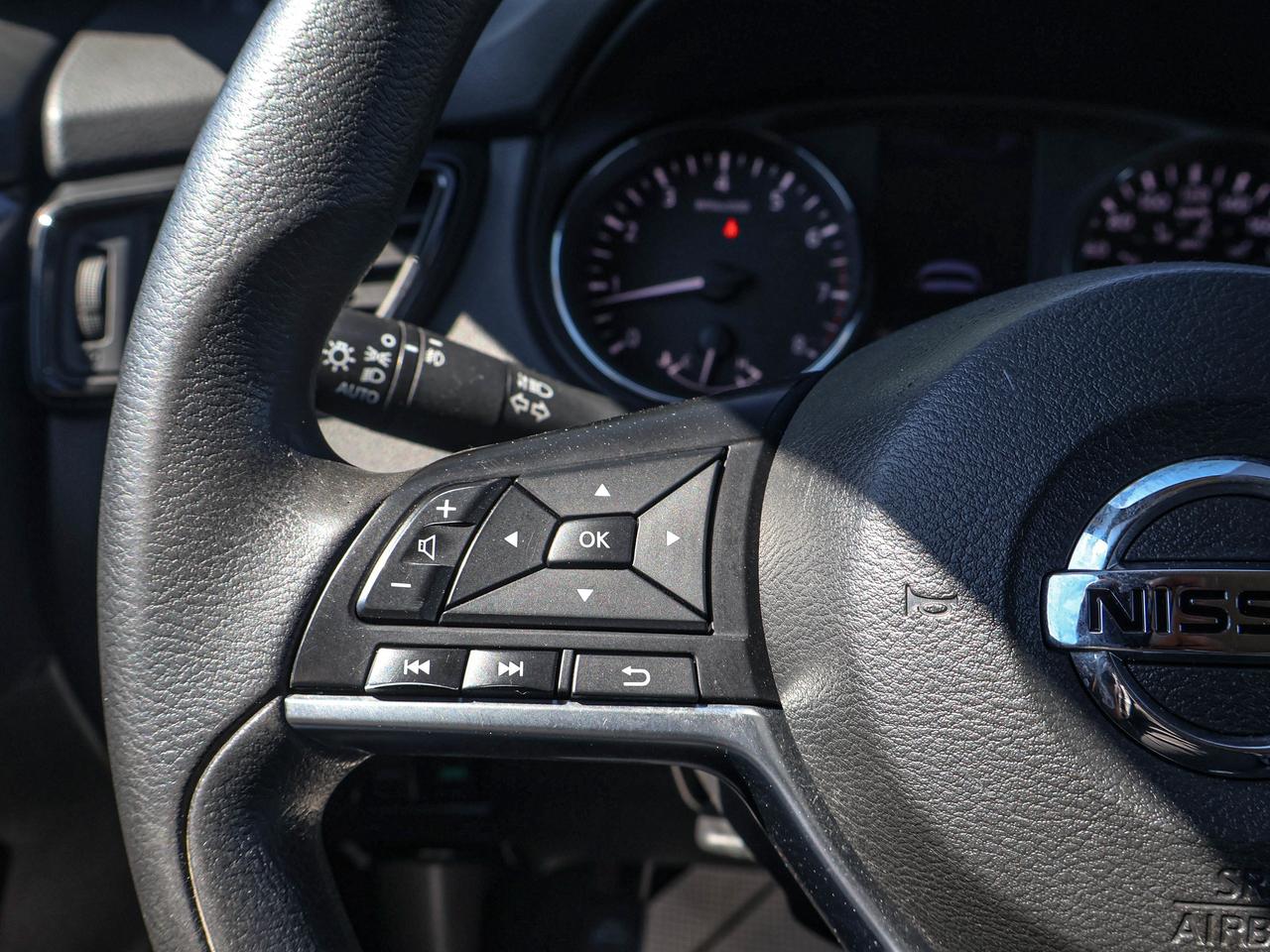 2019 Nissan Rogue SV Photo