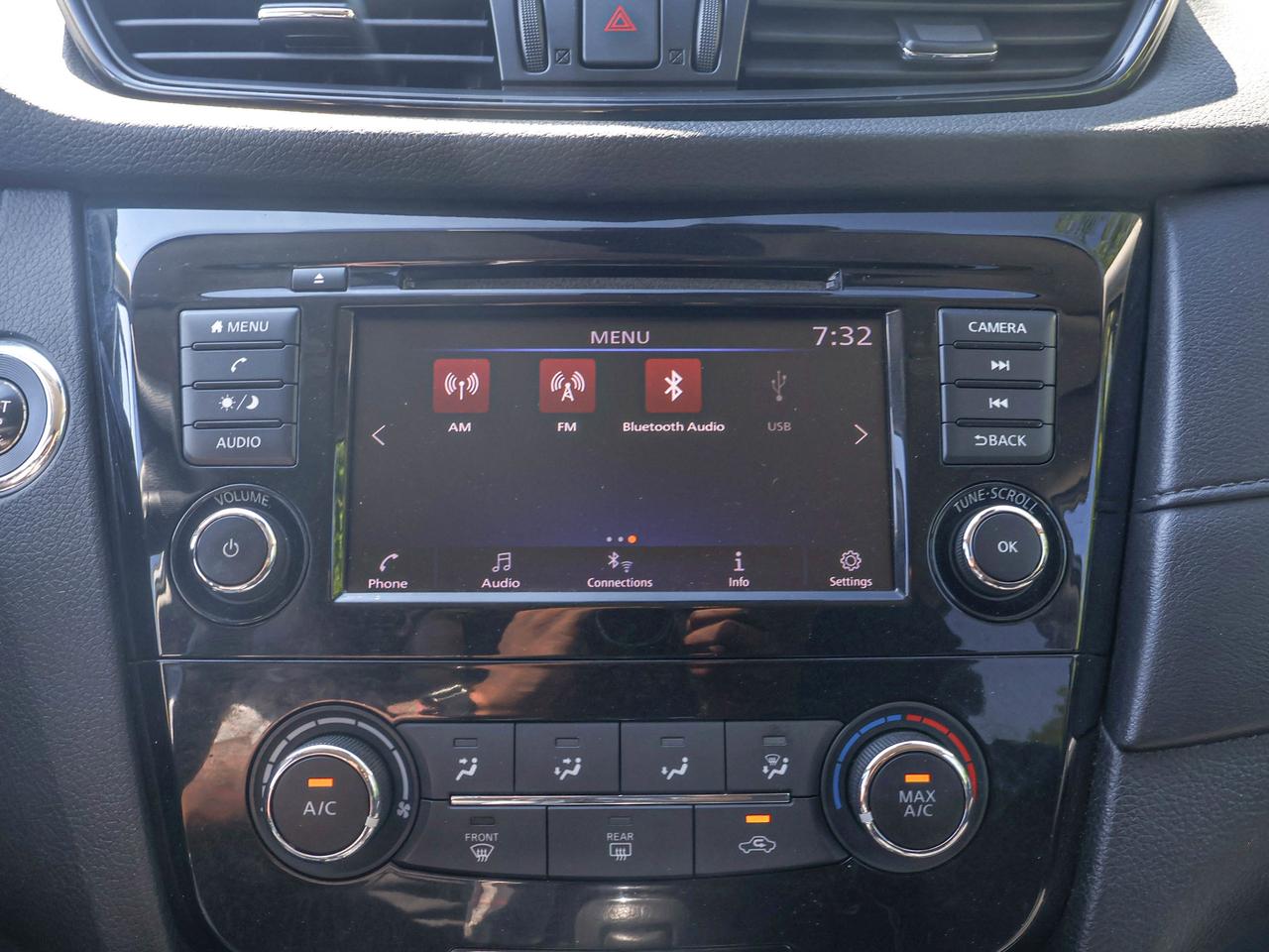 2019 Nissan Rogue SV Photo