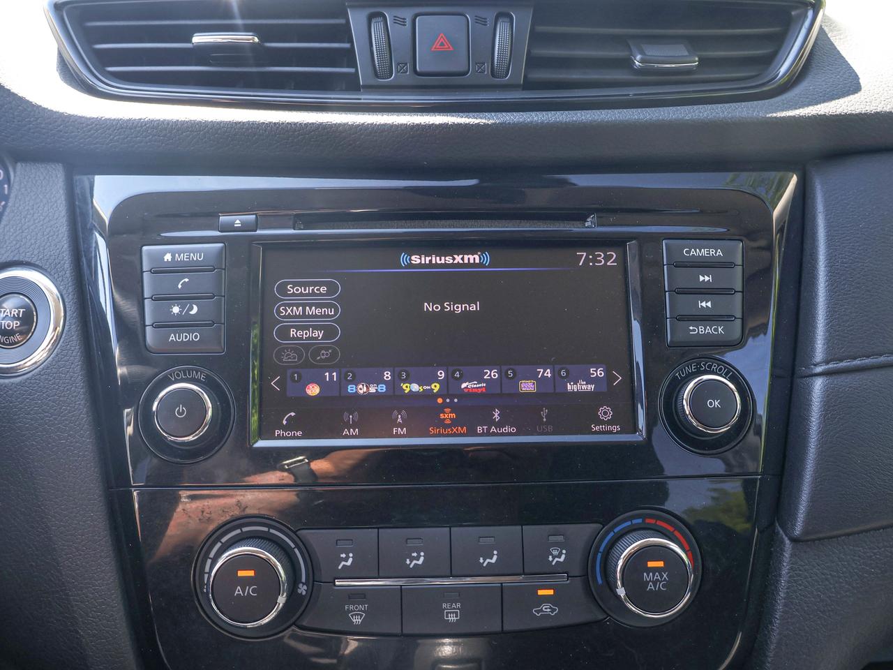 2019 Nissan Rogue SV Photo