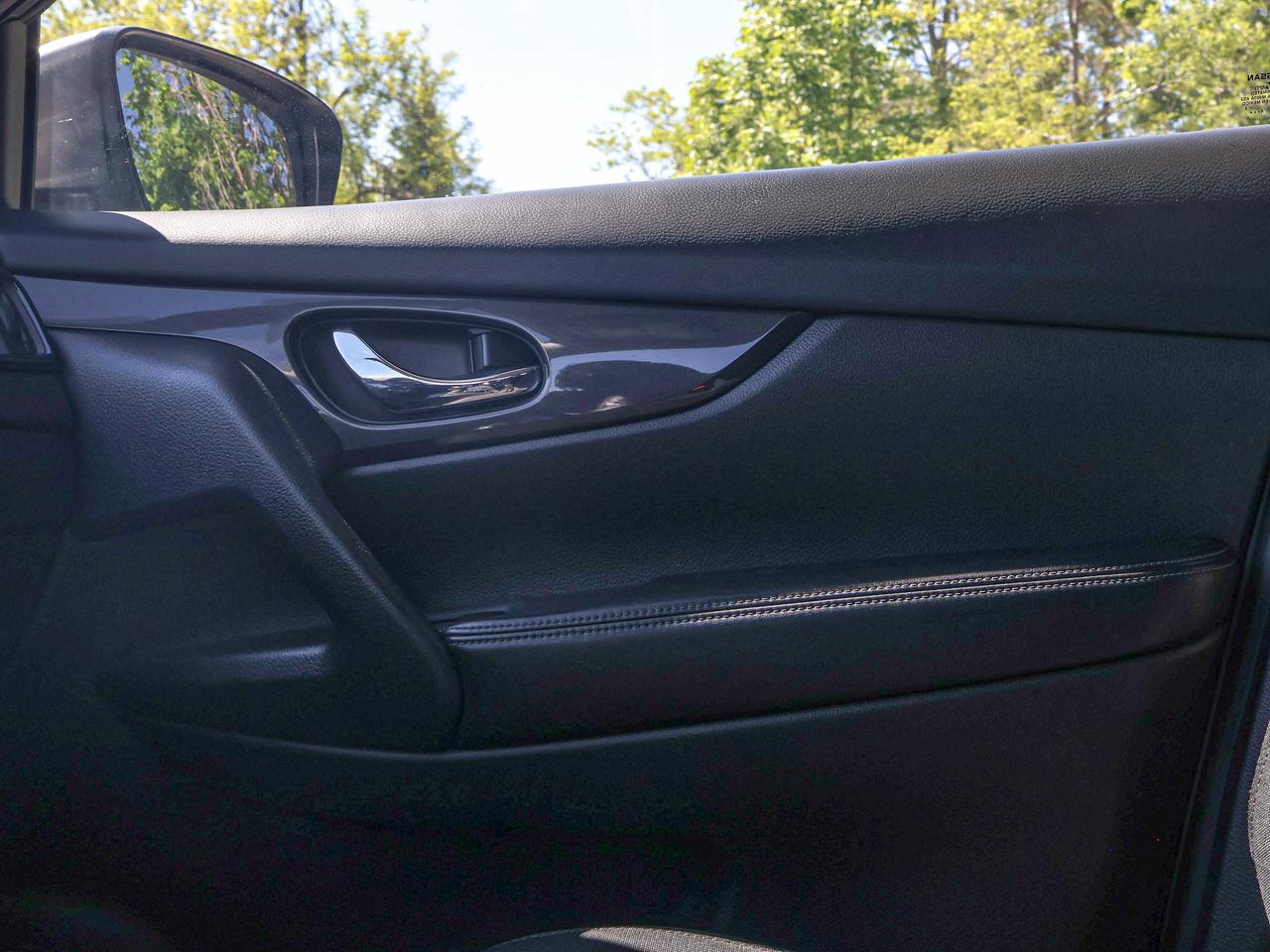 2019 Nissan Rogue SV Photo
