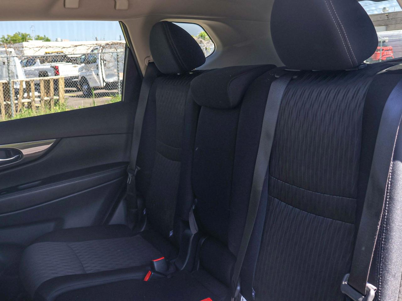 2019 Nissan Rogue SV Photo