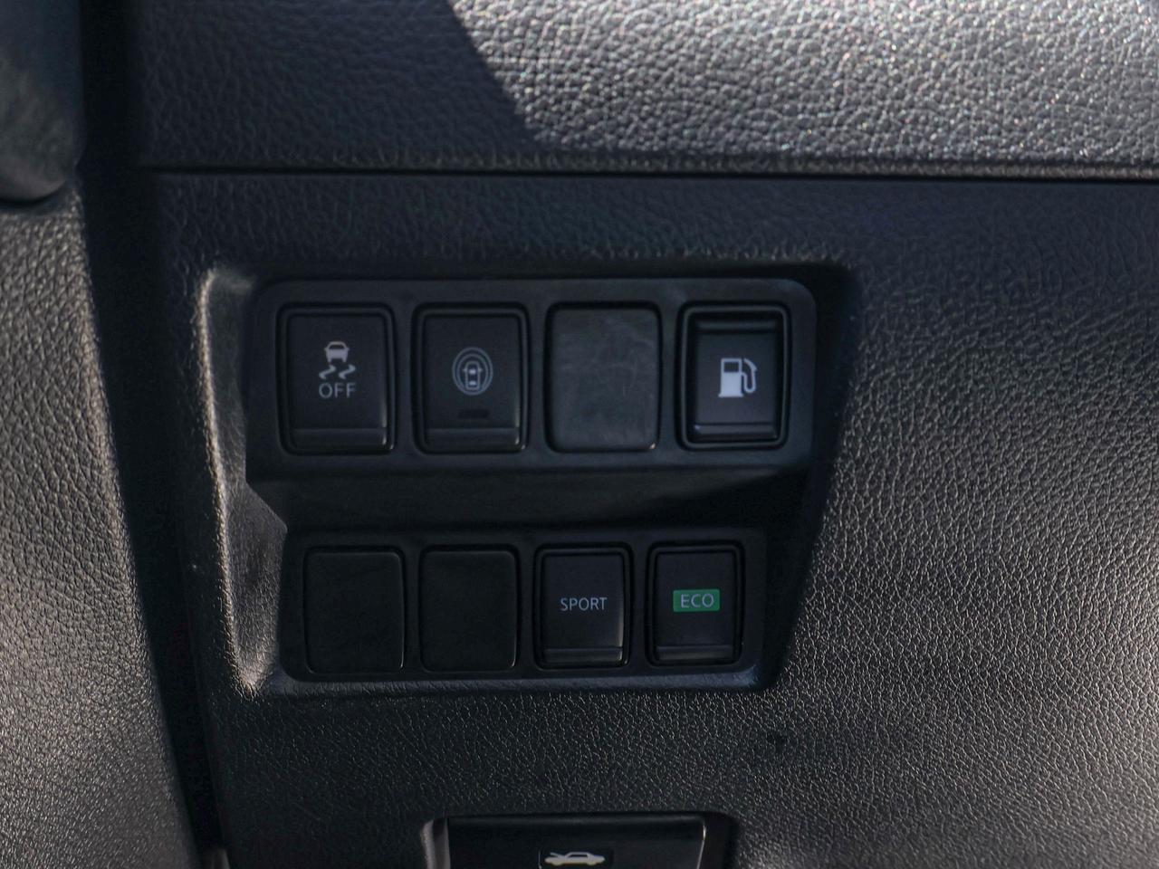 2019 Nissan Rogue SV Photo