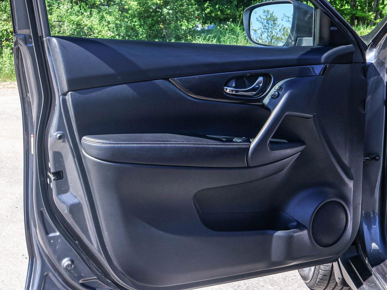 2019 Nissan Rogue SV Photo