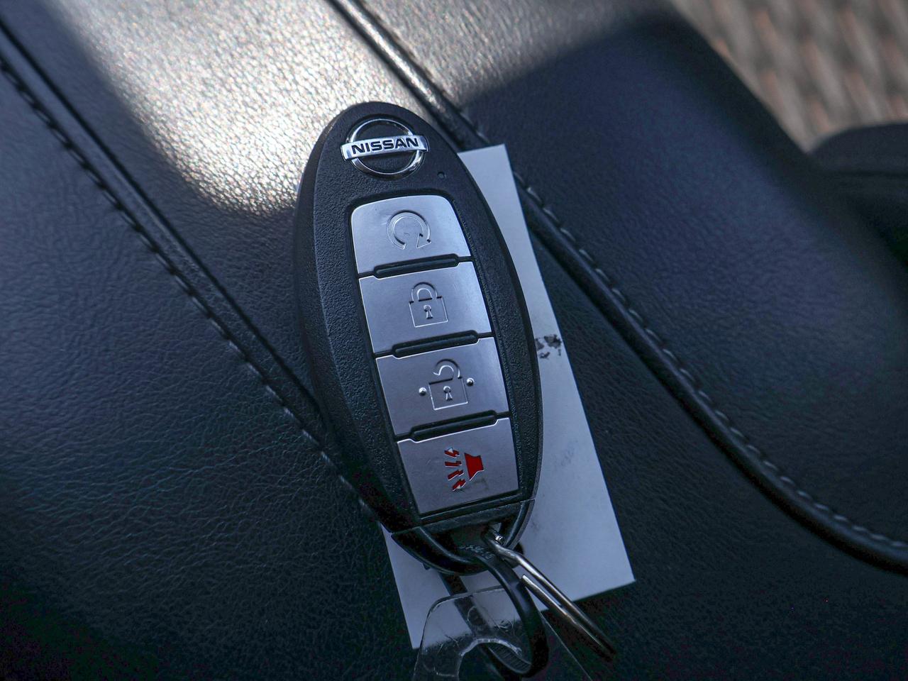 2019 Nissan Rogue SV Photo