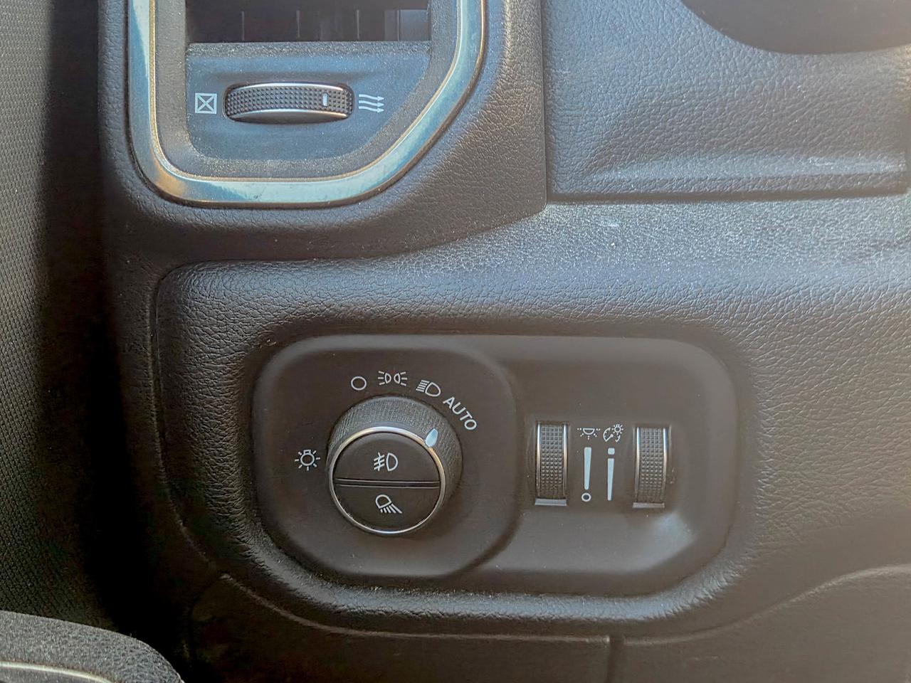 2019 RAM 1500 SPORT Photo