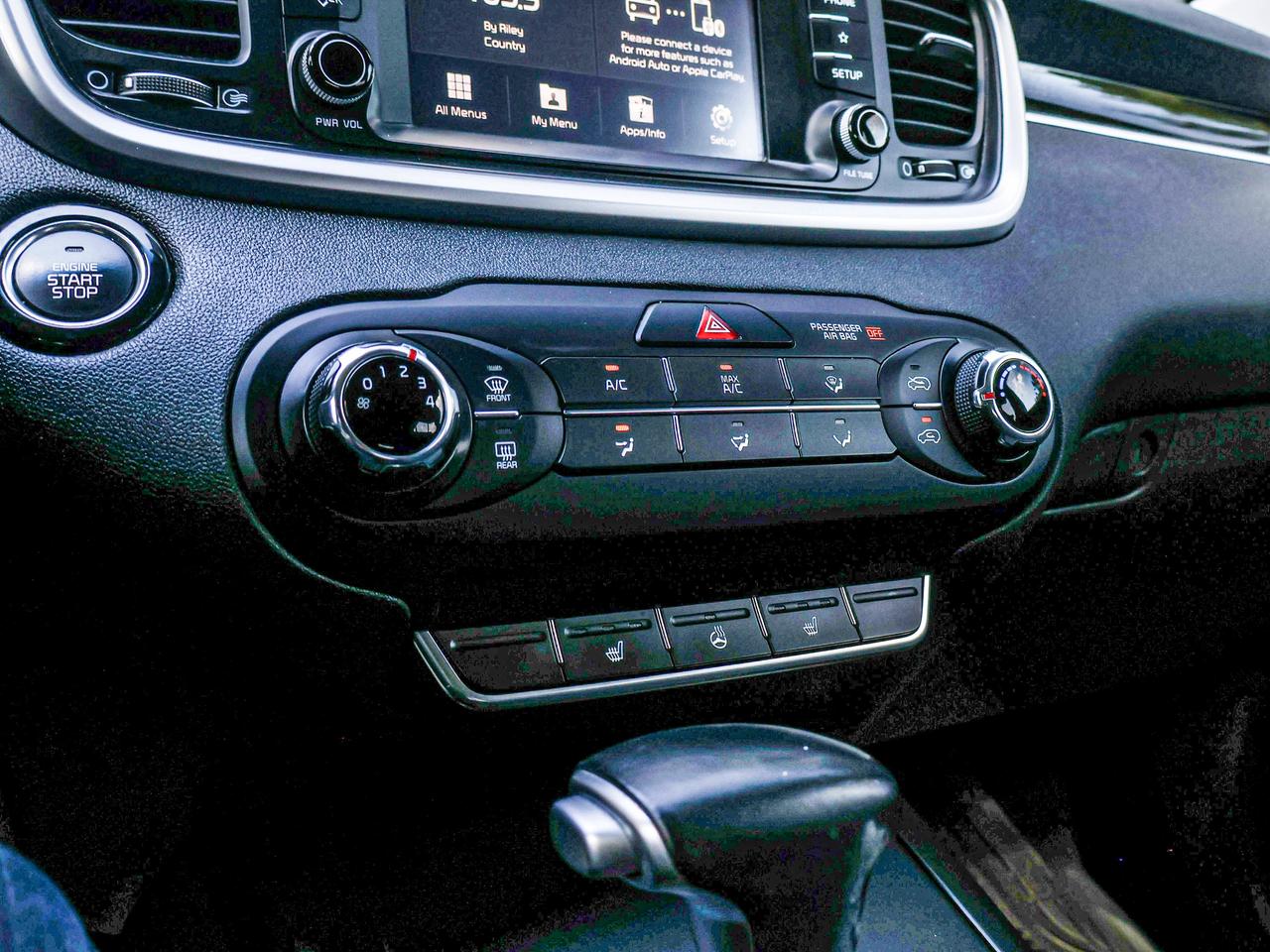 2019 Kia Sorento LX Photo
