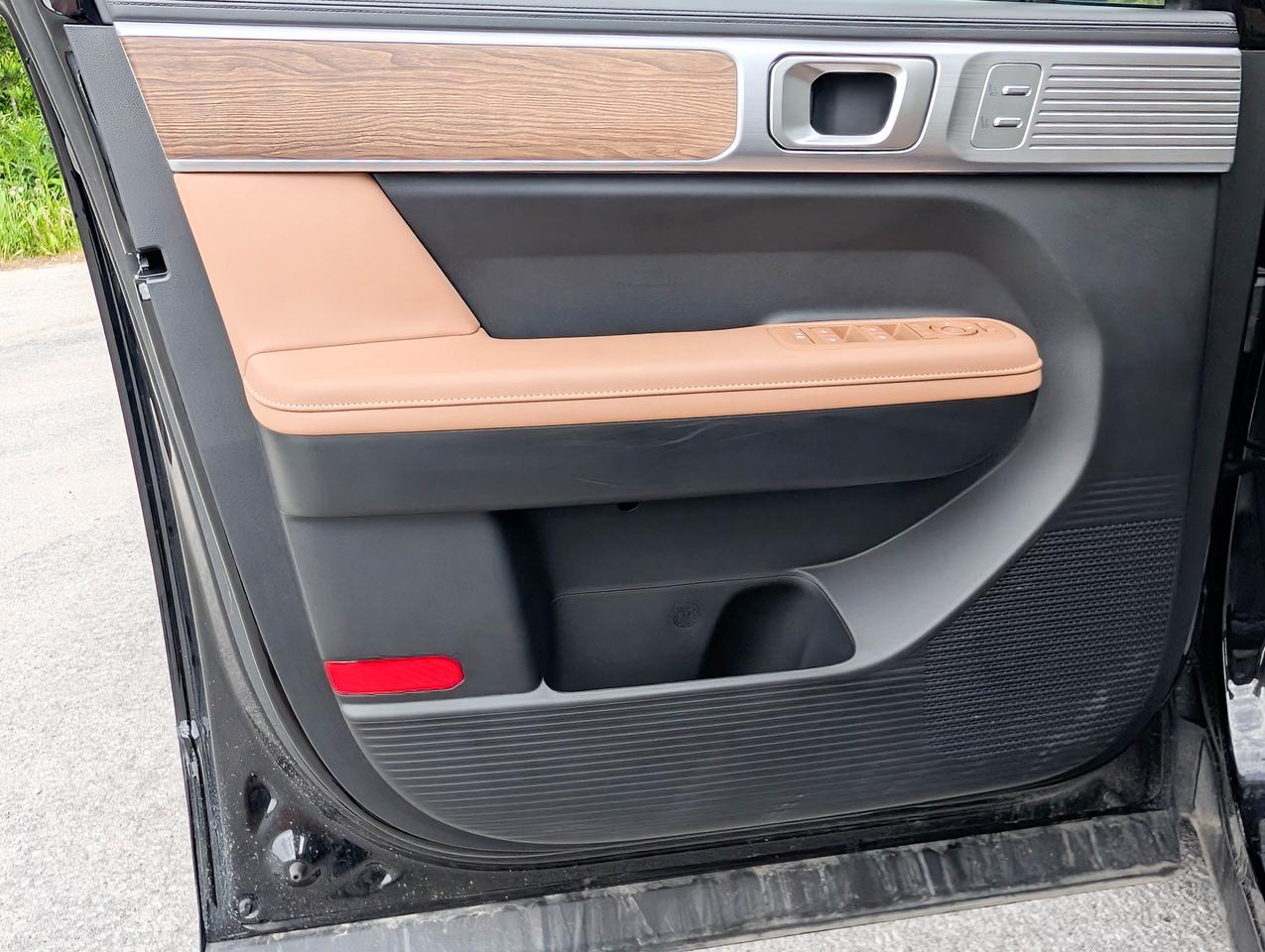 2025 Hyundai Santa Fe Luxury Photo