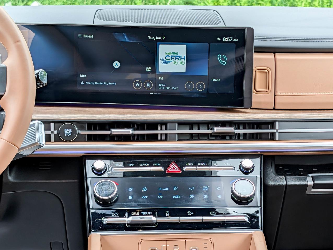 2025 Hyundai Santa Fe Luxury Photo