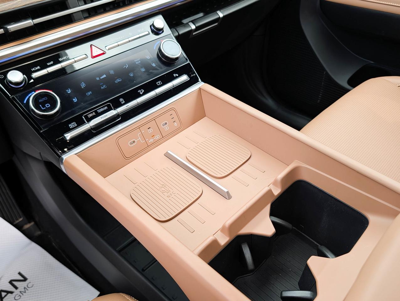 2025 Hyundai Santa Fe Luxury Photo