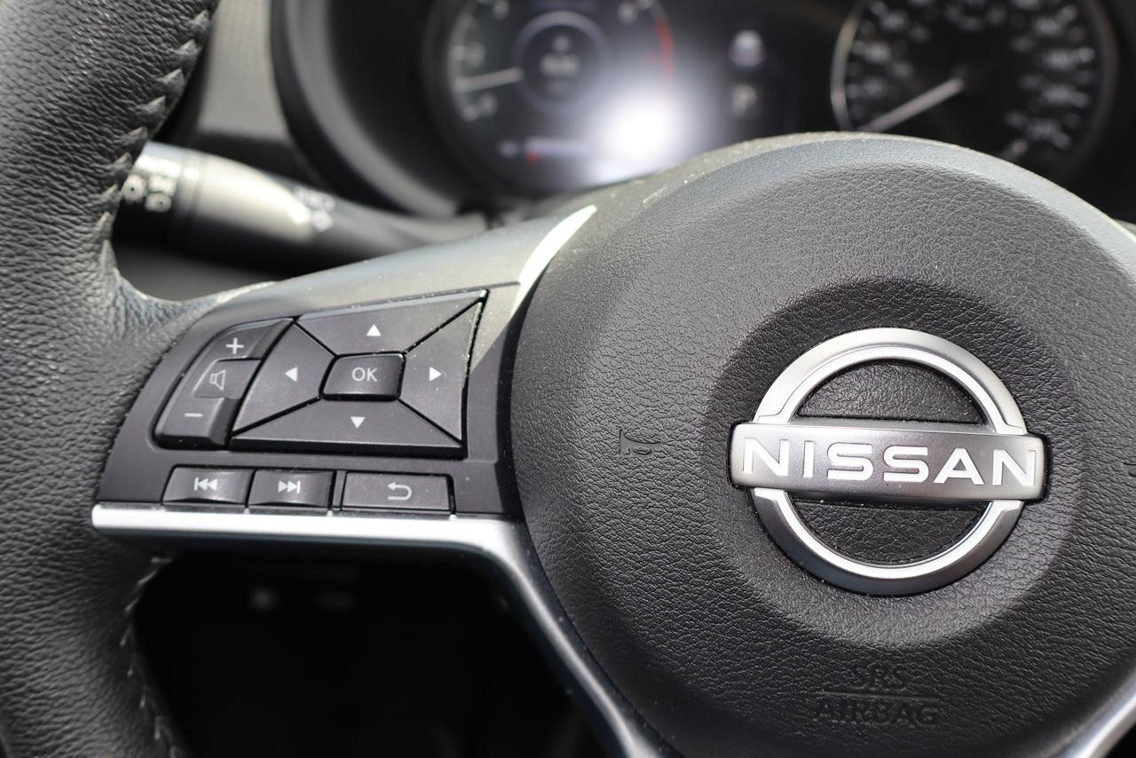 2025 Nissan Kicks SV Photo