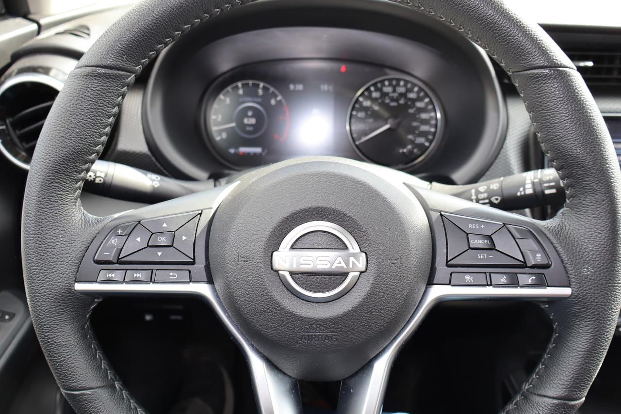 2025 Nissan Kicks SV Photo