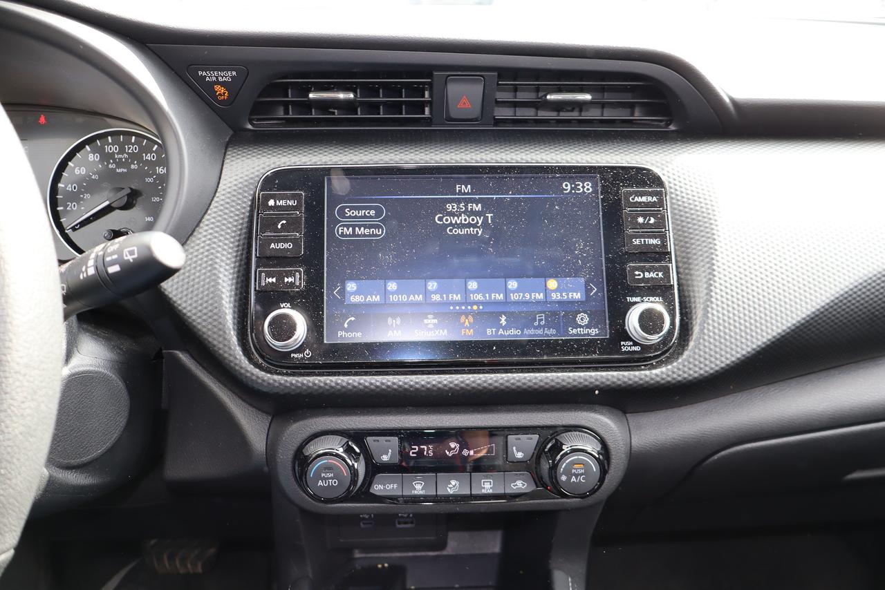 2025 Nissan Kicks SV Photo