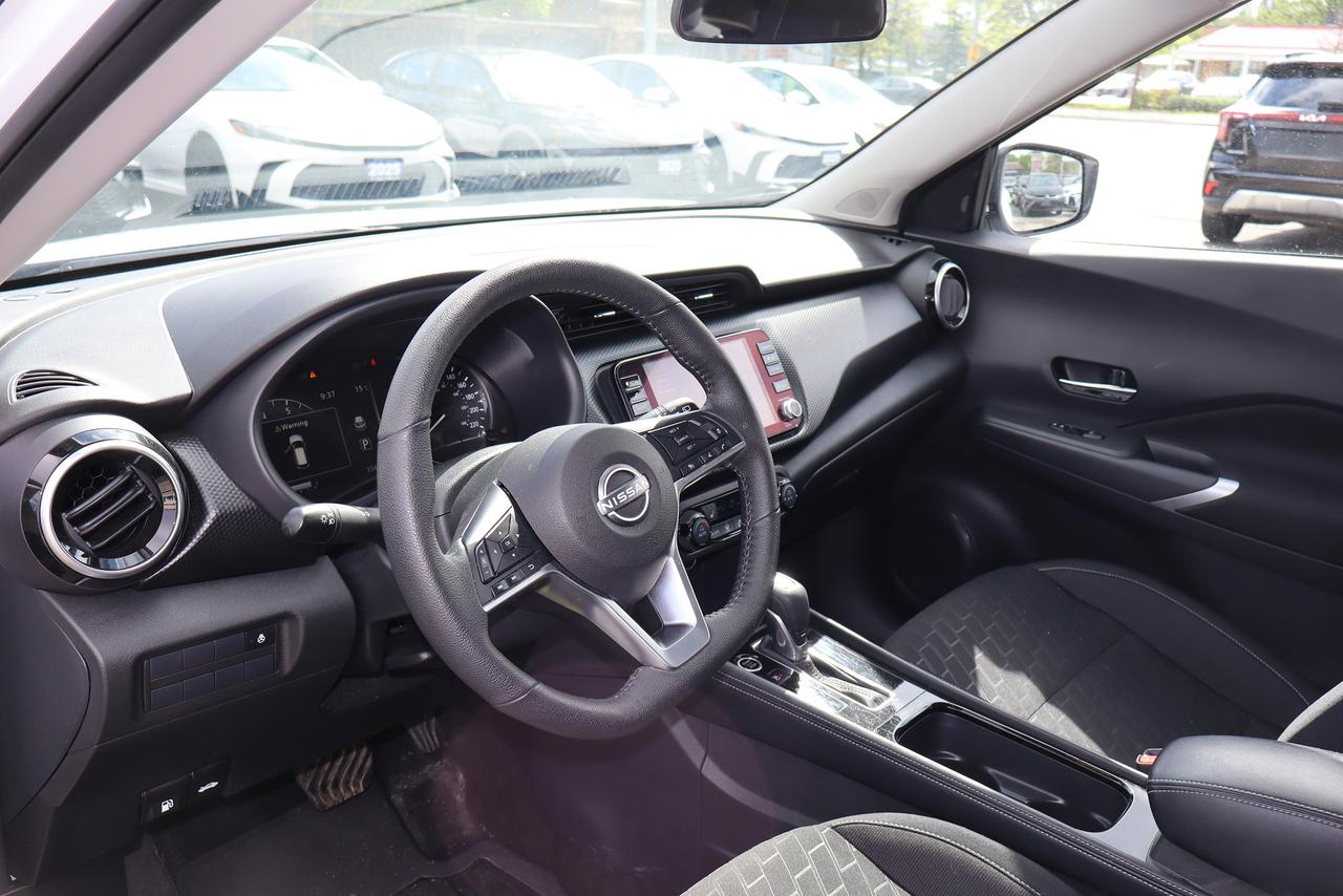 2025 Nissan Kicks SV Photo