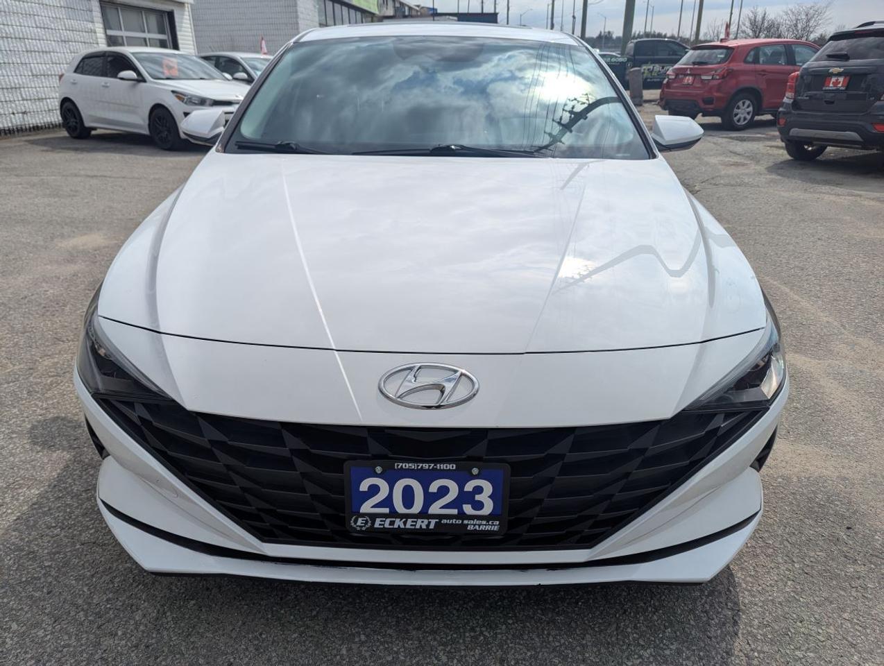 2023 Hyundai Elantra Preferred IVT w/Tech Pkg with APPLE CARPLAY!! Photo