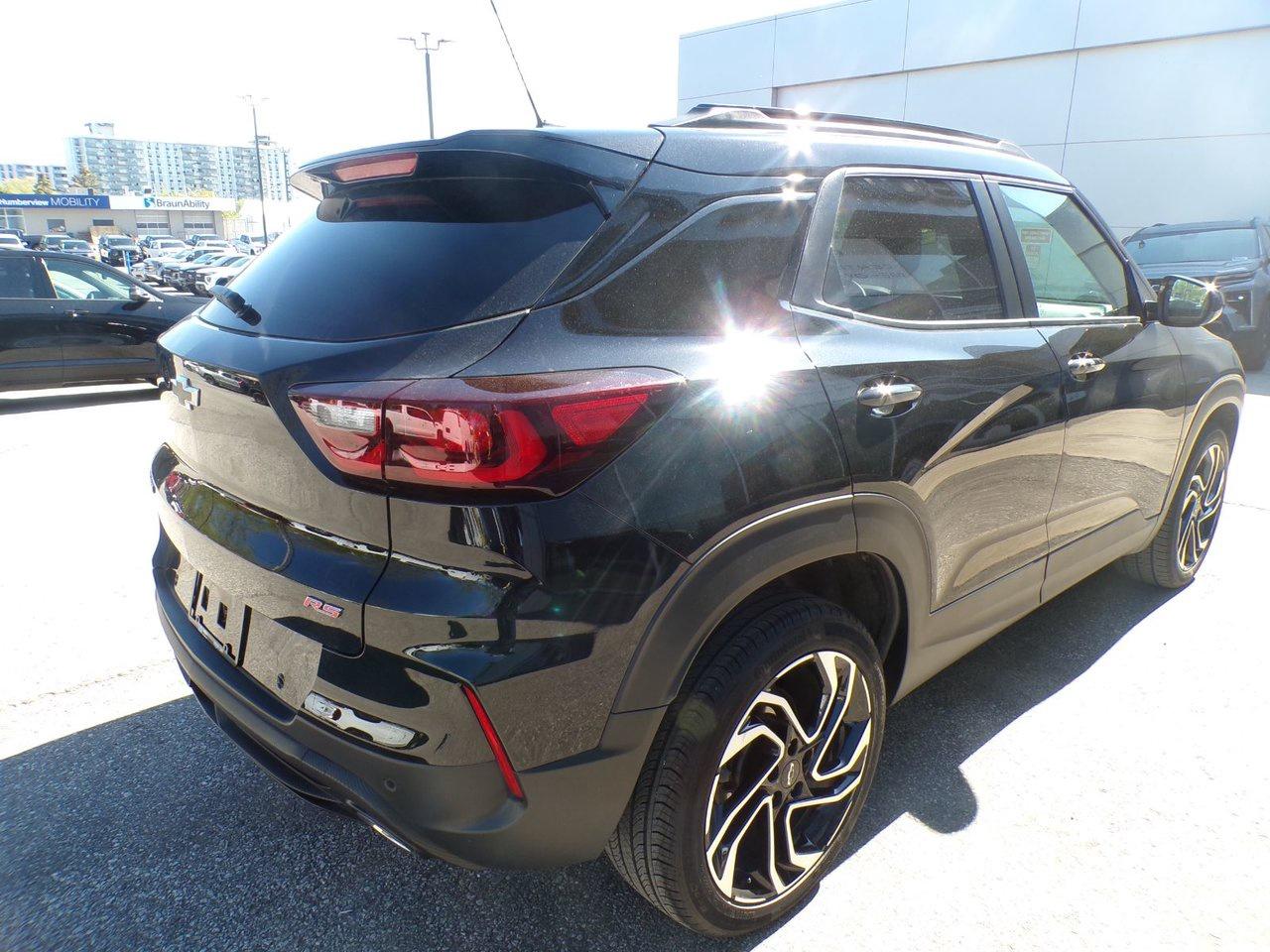 2024 Chevrolet TrailBlazer AWD 4dr RS Photo3