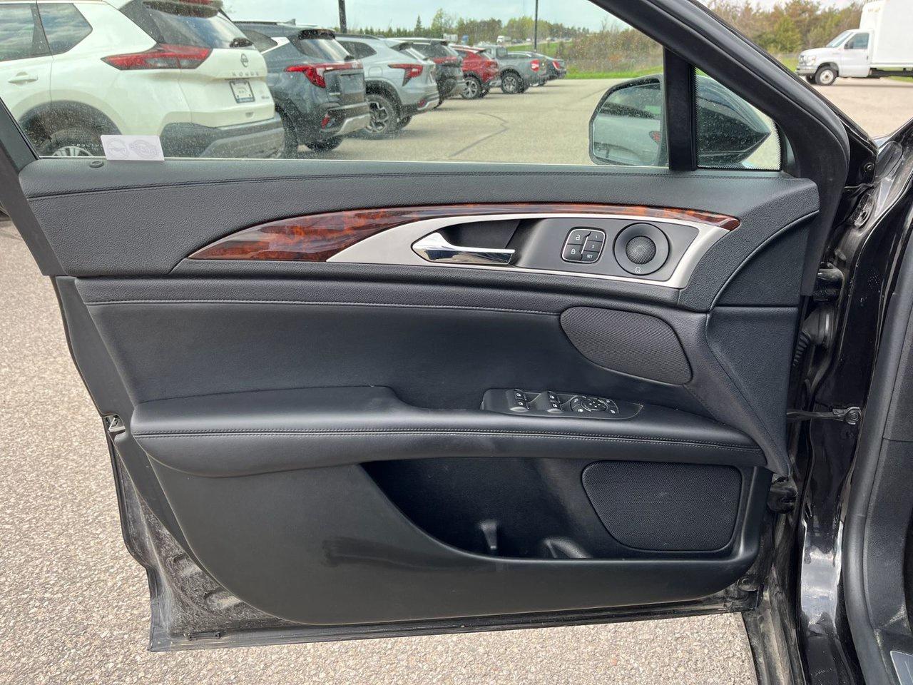 2020 Lincoln MKZ Reserve AWD Photo