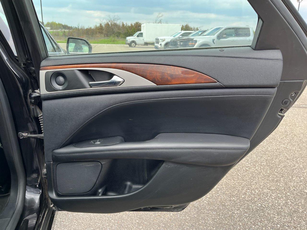 2020 Lincoln MKZ Reserve AWD Photo