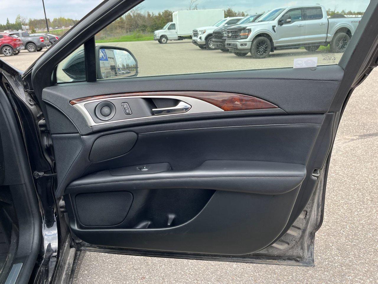 2020 Lincoln MKZ Reserve AWD Photo