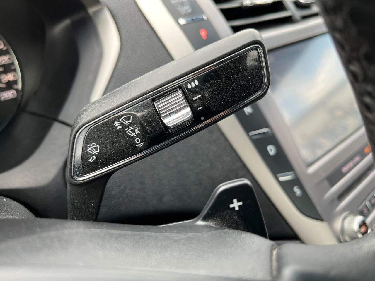 2020 Lincoln MKZ Reserve AWD Photo