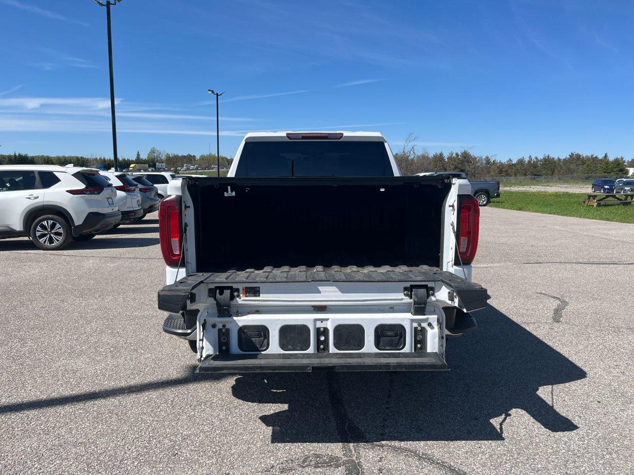 2021 GMC Sierra 1500 4WD Crew Cab 157 WB SLT Photo