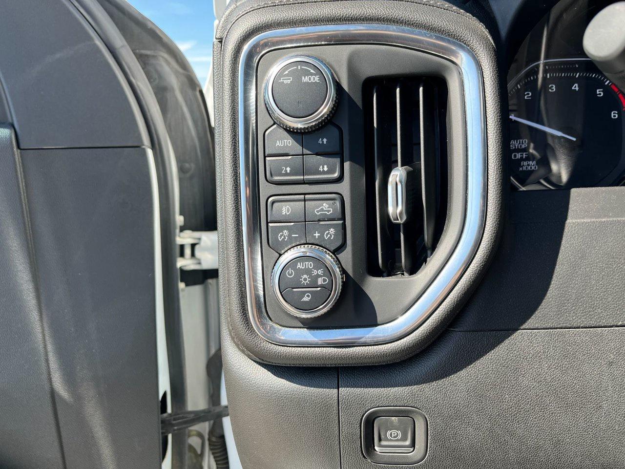 2021 GMC Sierra 1500 4WD Crew Cab 157 WB SLT Photo