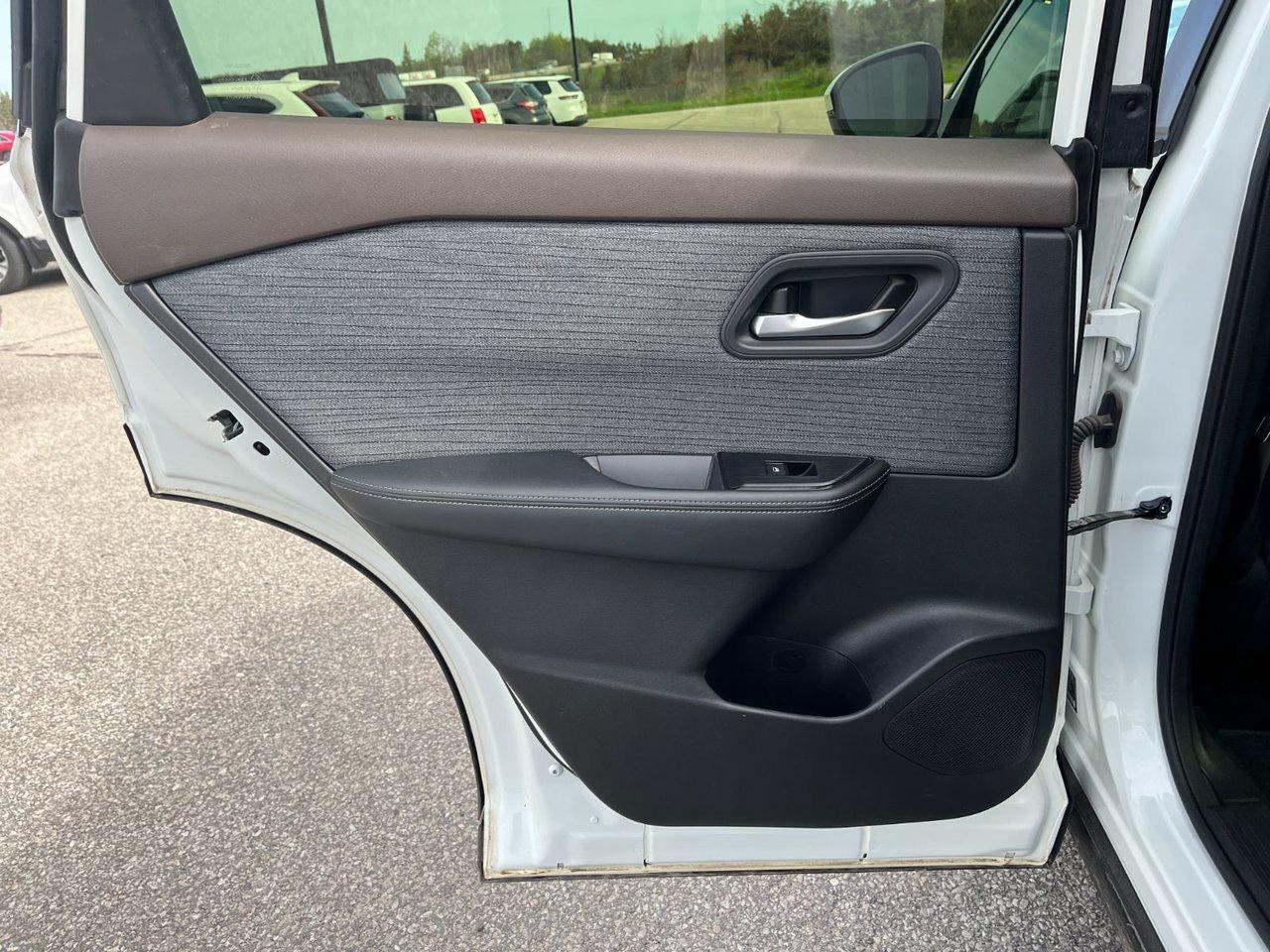 2023 Nissan Rogue AWD SV Moonroof Photo
