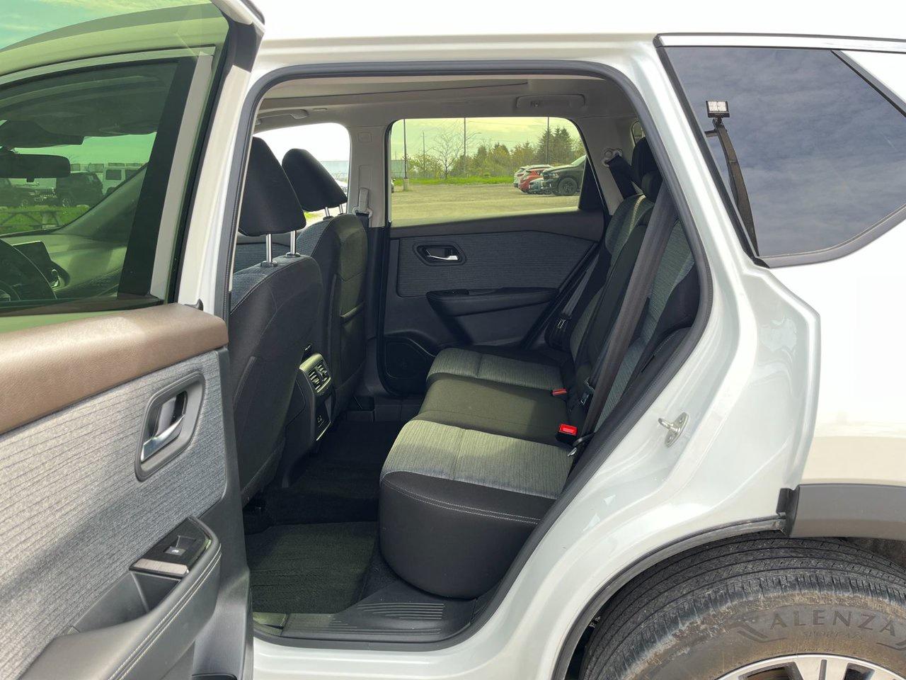2023 Nissan Rogue AWD SV Moonroof Photo