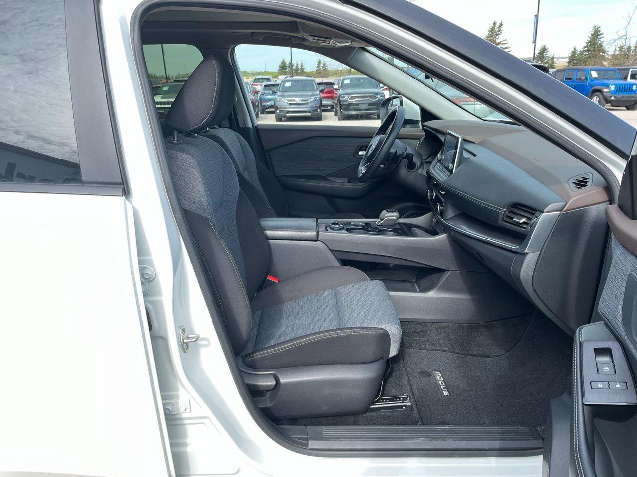 2023 Nissan Rogue AWD SV Moonroof Photo
