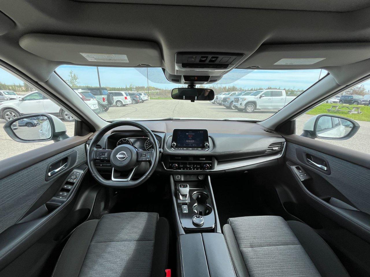 2023 Nissan Rogue AWD SV Moonroof Photo