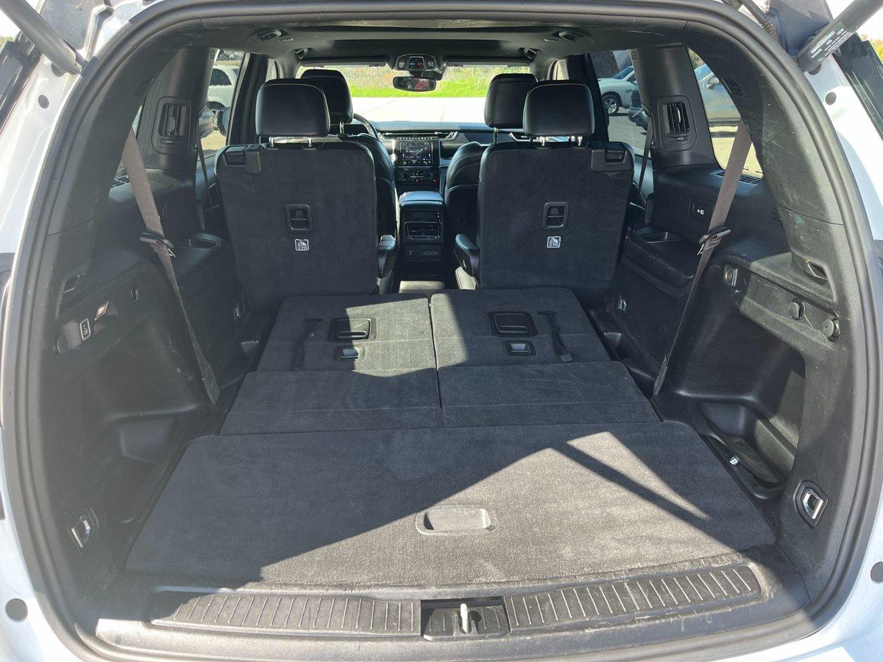2021 Jeep Grand Cherokee L ALTITUDE 4X4 Photo