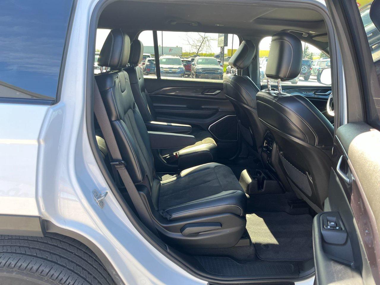 2021 Jeep Grand Cherokee L ALTITUDE 4X4 Photo