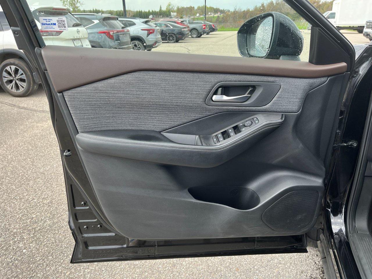 2023 Nissan Rogue SV AWD Photo